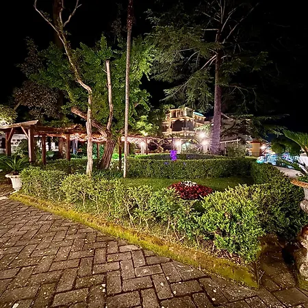 Relais La Rupe 4* Сорренто