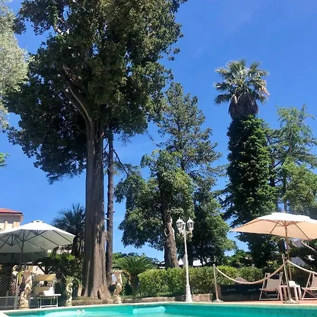Relais La Rupe 4* Сорренто
