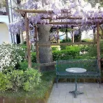 Relais La Rupe Guest house 4*