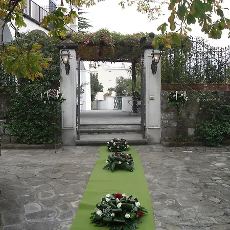 Relais La Rupe Сорренто