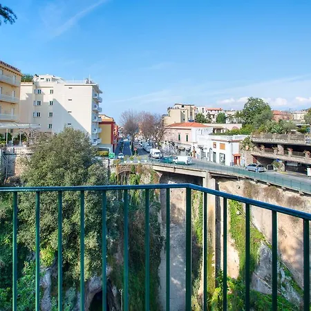 Relais La Rupe Гостевой дом Сорренто