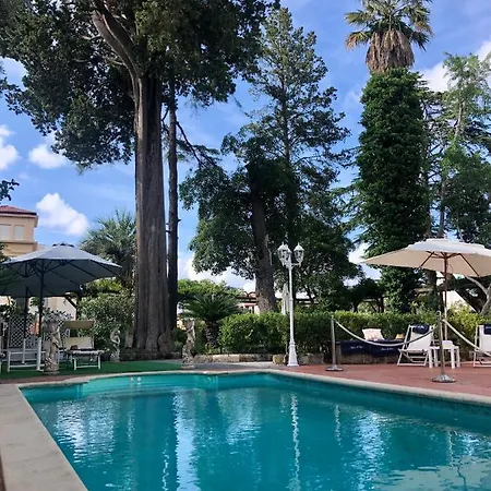 Relais La Rupe Гостевой дом 2*