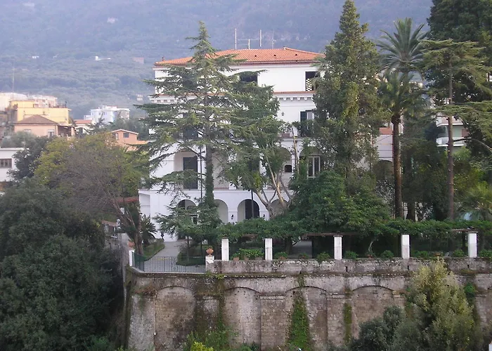 Relais La Rupe Konukevi Sorrento