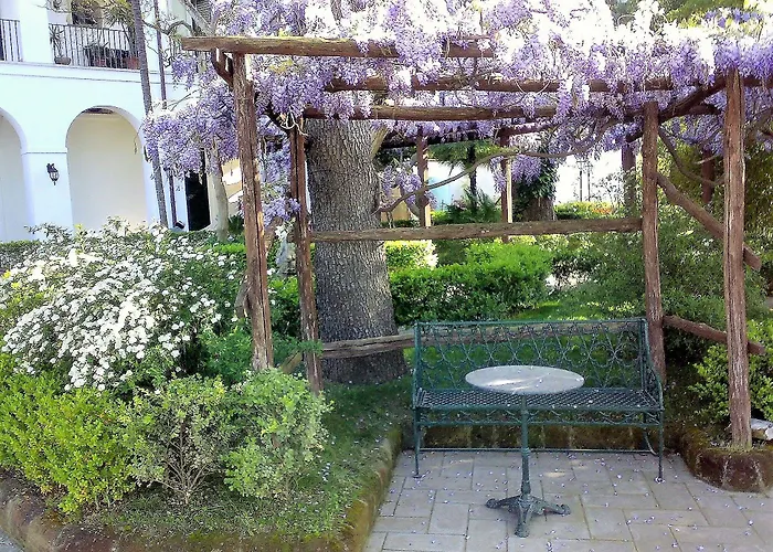 Relais La Rupe Guest house 4*