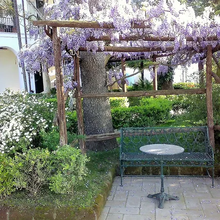 Relais La Rupe Гостьовий будинок 4*