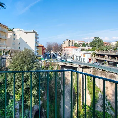 Relais La Rupe Πανσιόν 4*