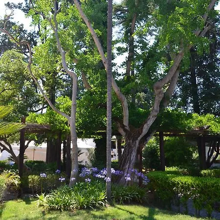 Relais La Rupe Πανσιόν 4*